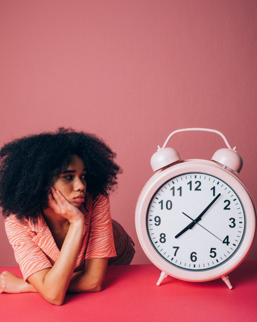 Patience, une fois l'EGF appliqué, vous devez attendre entre 3 et 5 min avant d'appliquer d'autres produits.