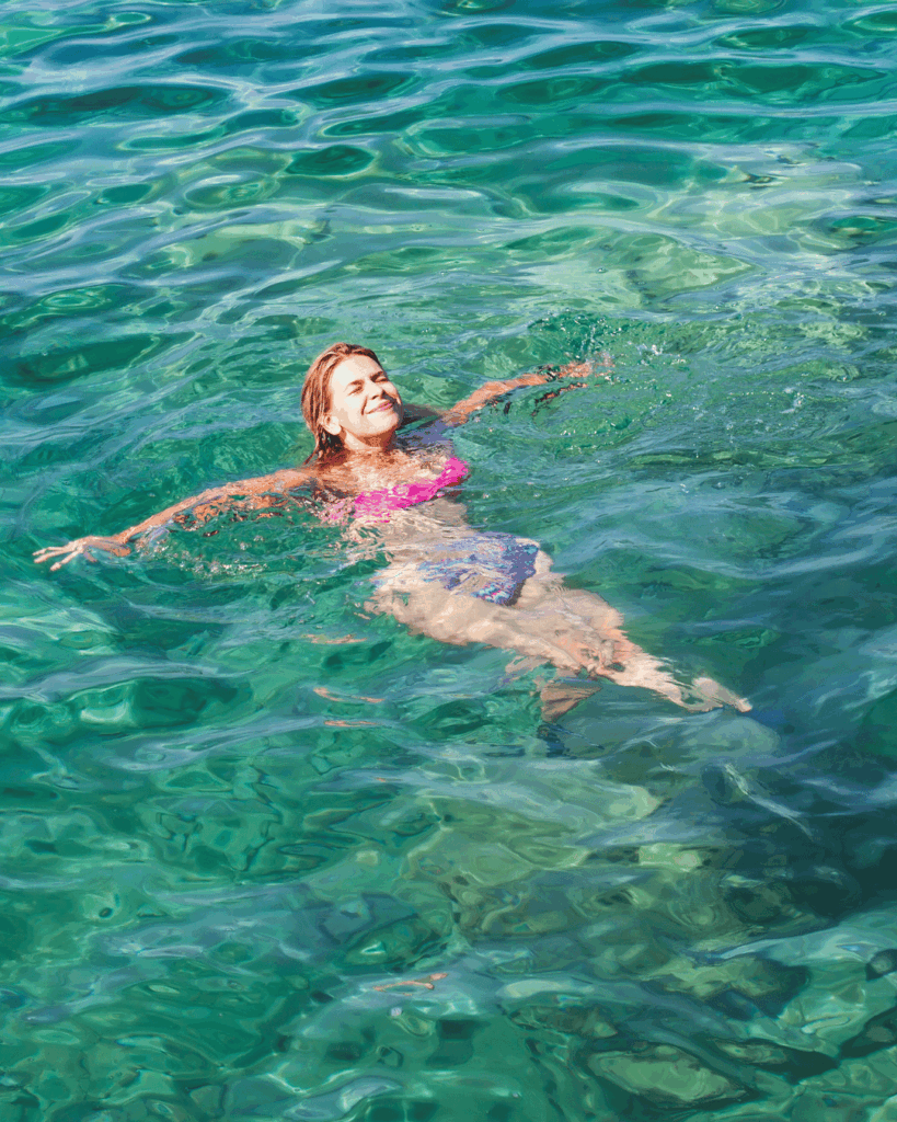 SOS vulve en été : la baignade en mer.